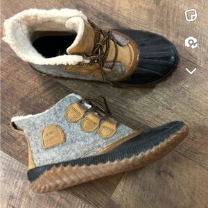Sorel winter boots women